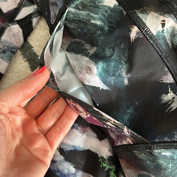 Lululemon Time To Sweat Tight 28" - Picture 3 of 3